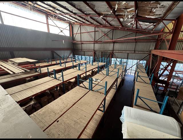 3,000M² WAREHOUSE FOR SALE IN LEA GLEN